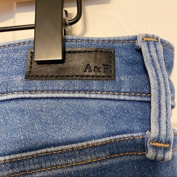 Abercrombie mid rise jeans leggings destroyed size 28 or 8 - Picture 8 of 10